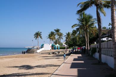 Sandee Qurum Beach