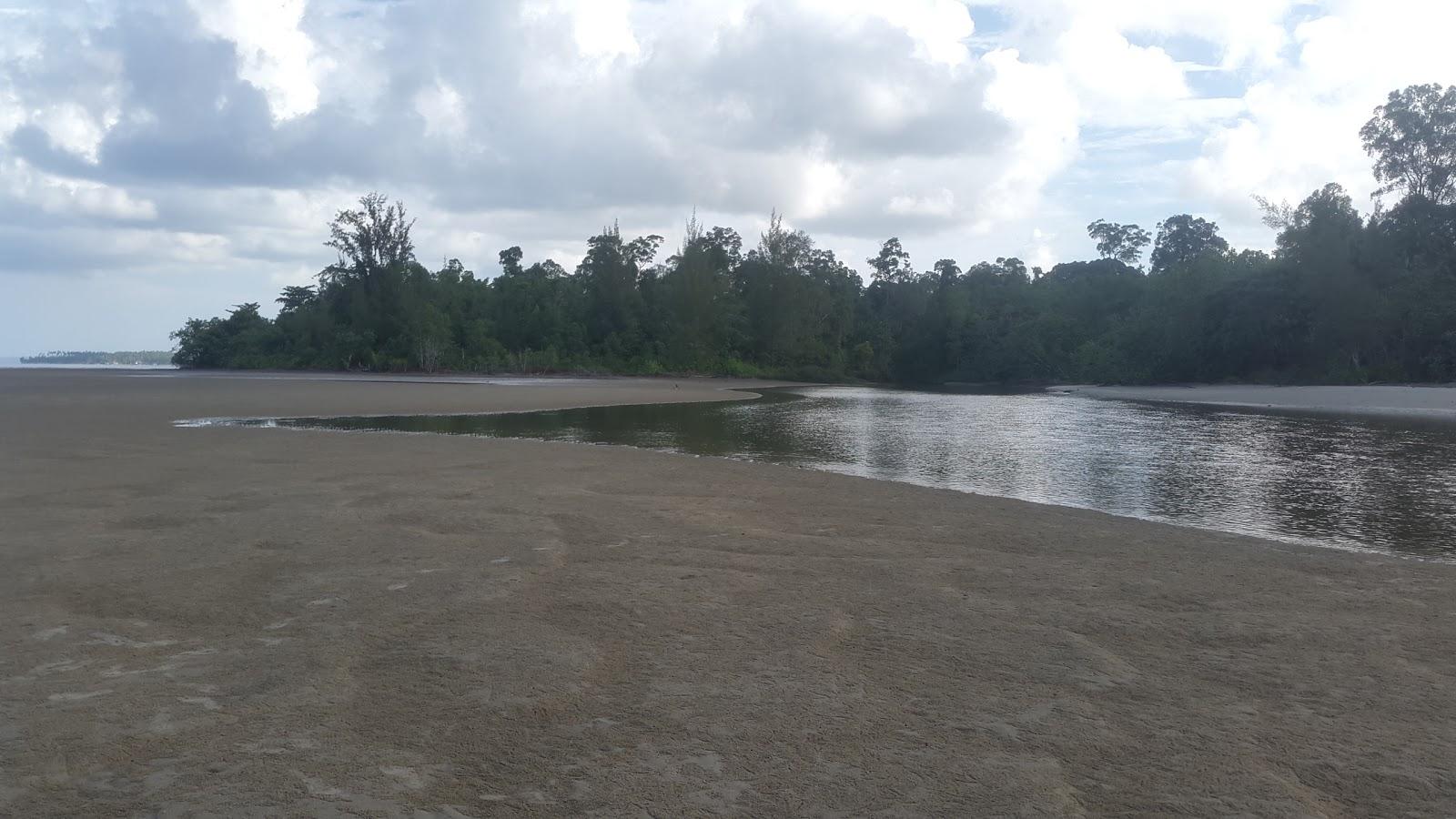 Sandee Lumbui Melayu Beach