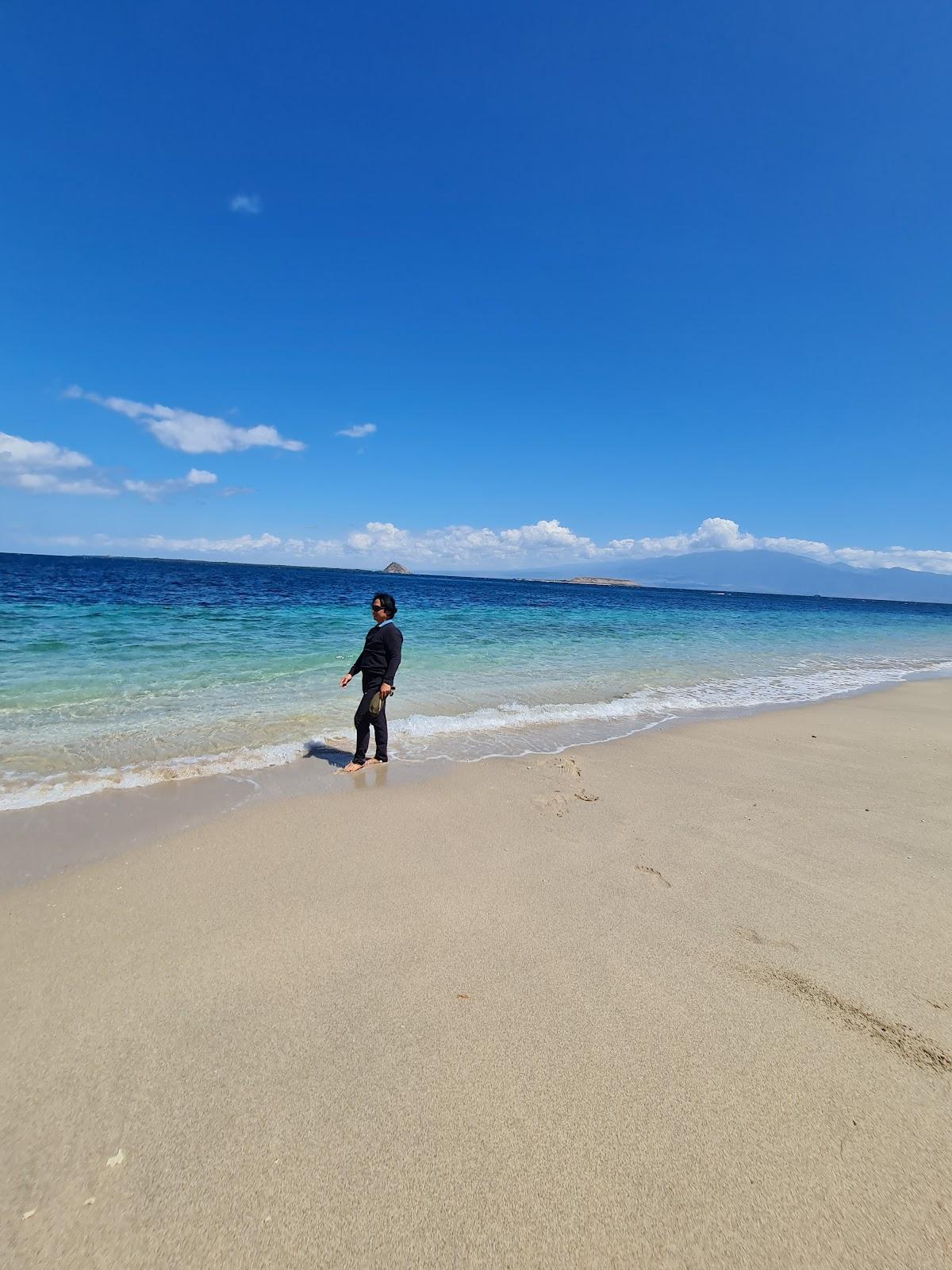 Sandee Pantai Pasir Putih Uebutung