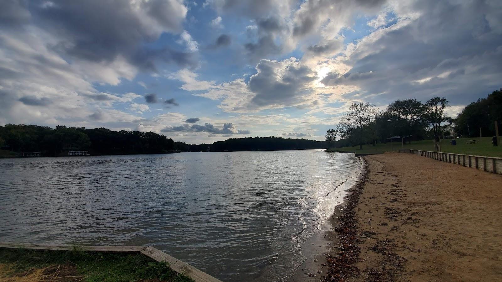 Sandee Lake Sara Beach