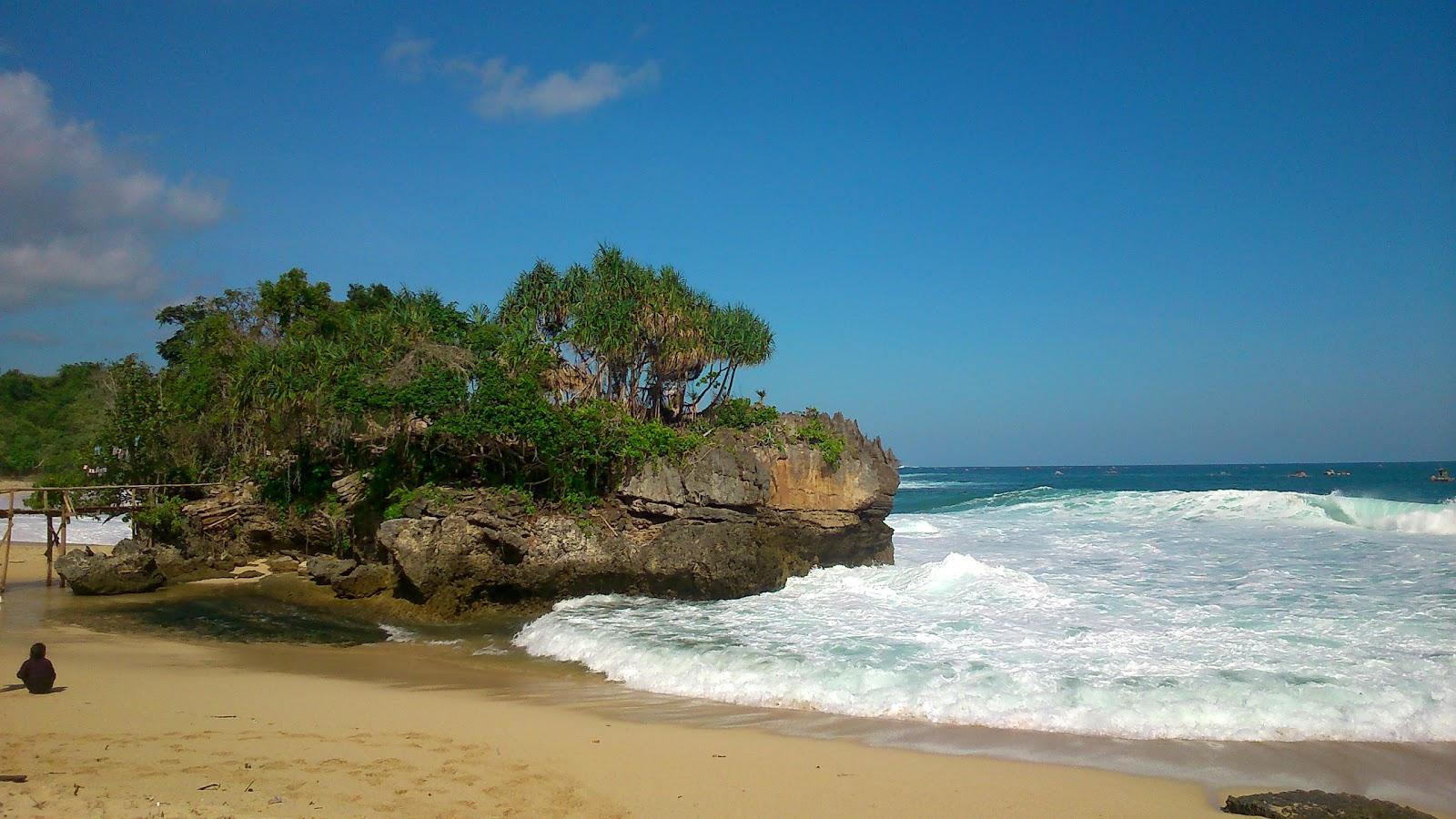 Sandee Pantai Leppu