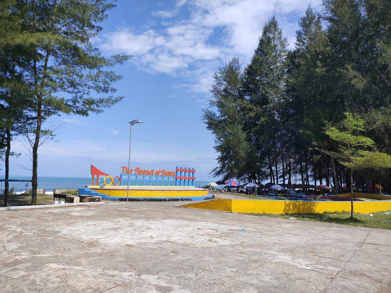 Sandee Guntung Beach