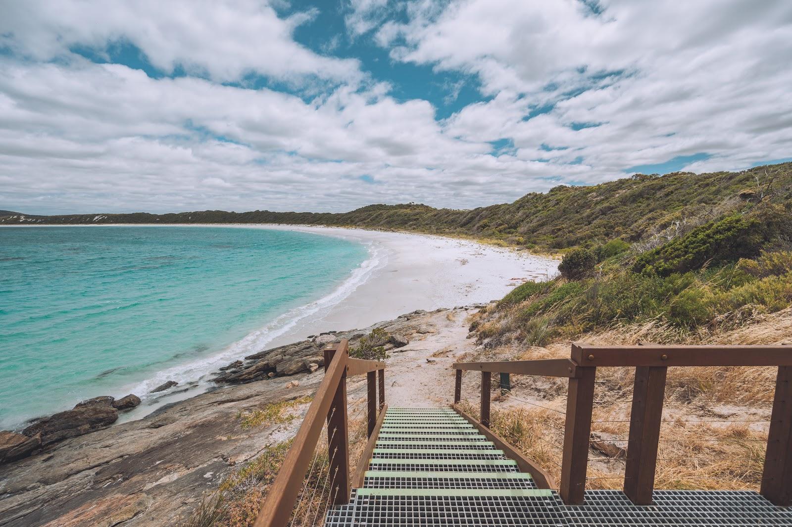Sandee Ledge Beach