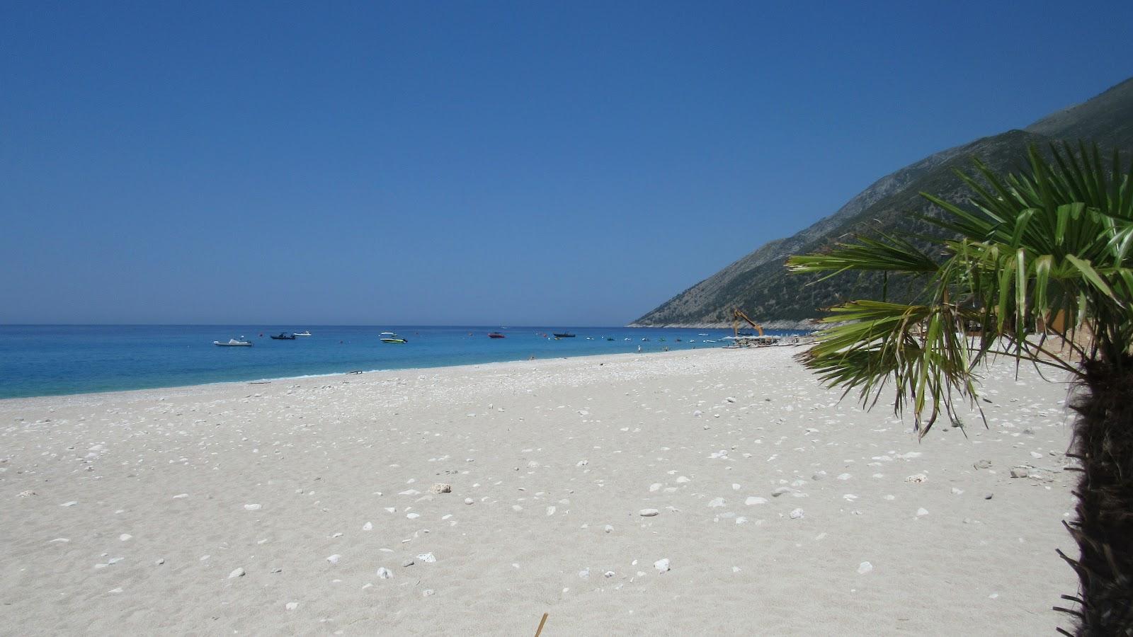 Sandee Eskeree Beach